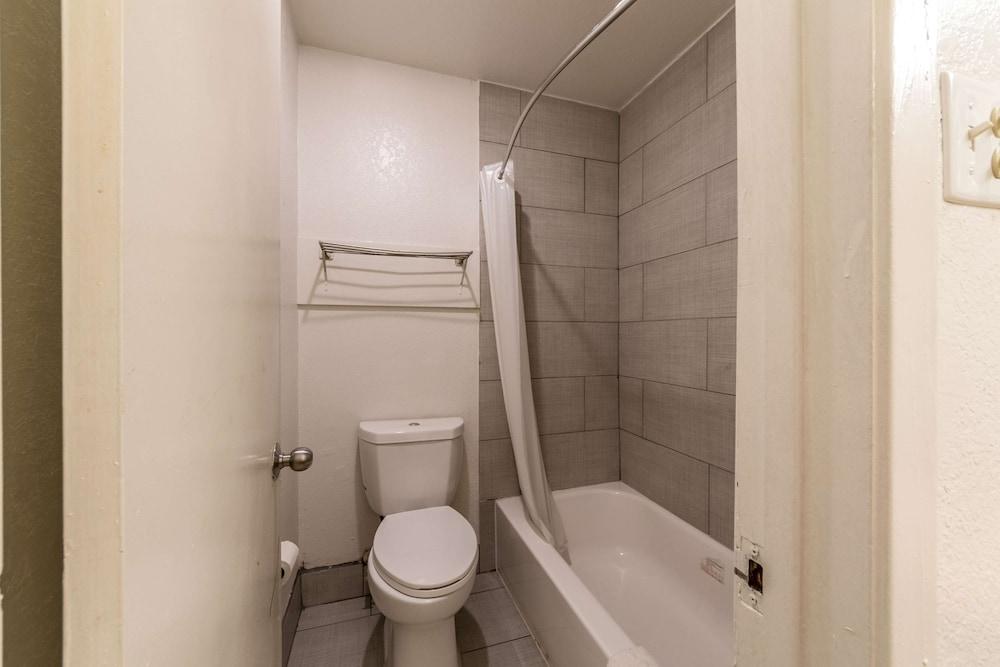Studio 6 San Antonio, TX - Fort Sam Houston Area photo 26