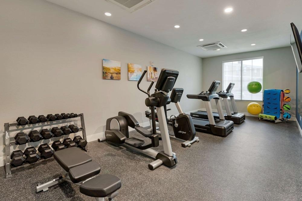 MainStay Suites Cincinnati University - Uptown photo 21