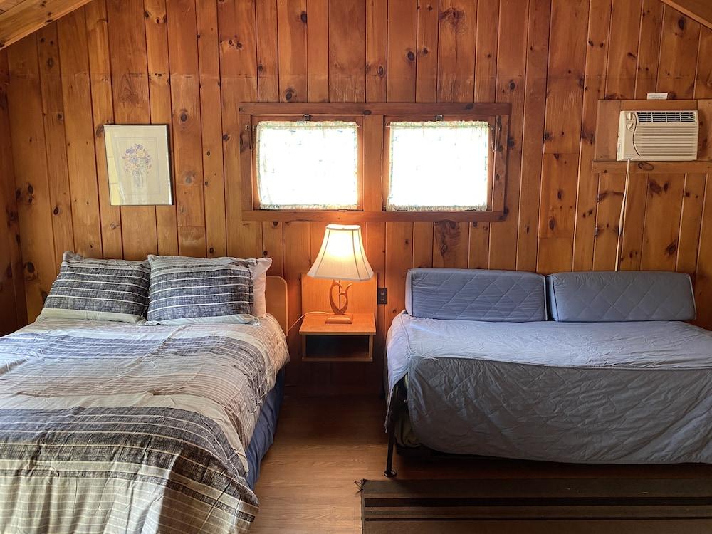 Amber Lantern Lake George Motel and Cottage Rentals photo 19