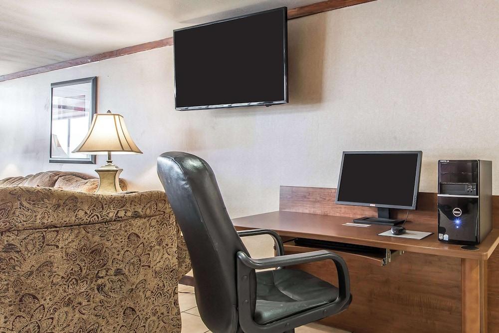 Quality Inn Somerset photo 41