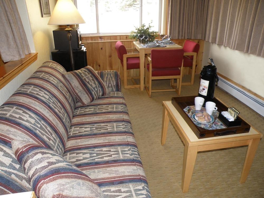 The River's Edge Motel Lodge & Resort photo 14