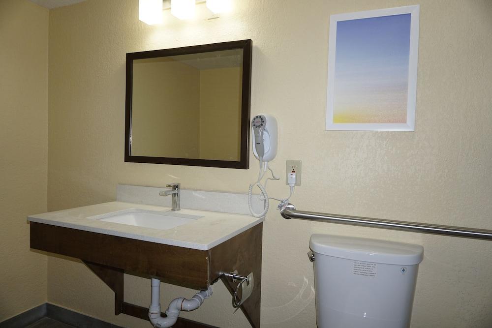 Days Inn by Wyndham Apopka/Orlando photo 33
