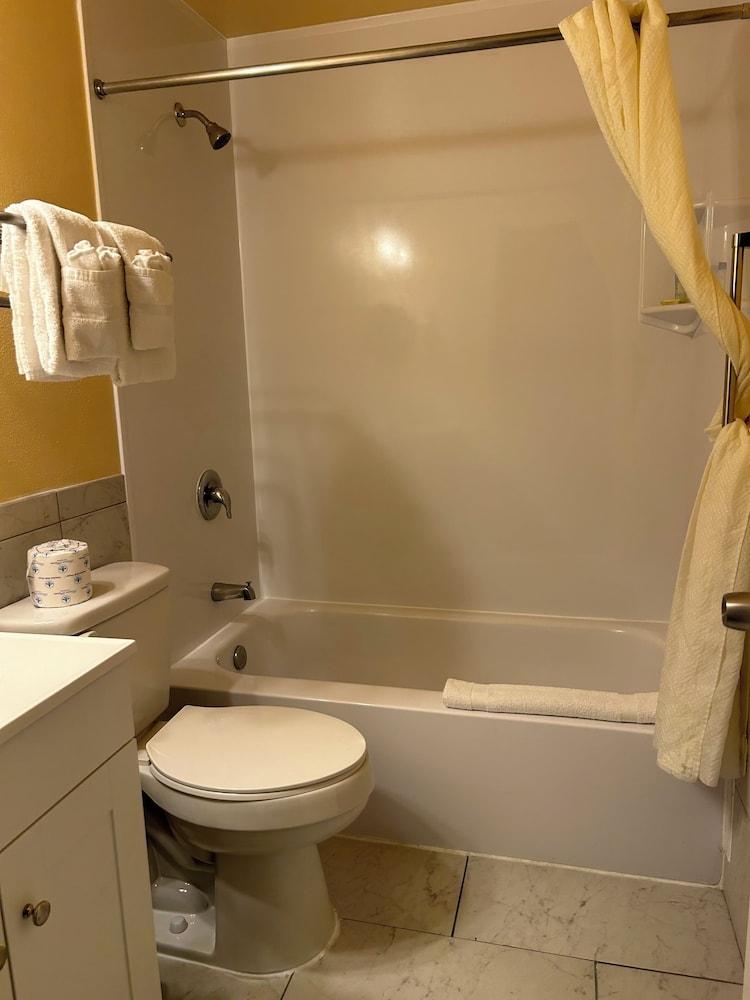 Marina Inn photo 19