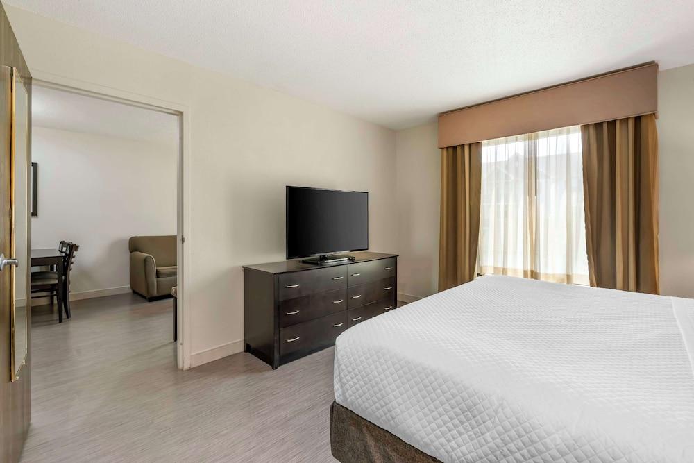 Best Western Suites photo 12
