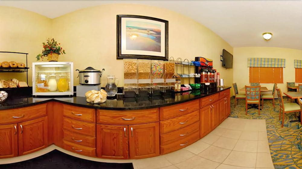 Quality Inn Dayton North - Vandalia photo 29
