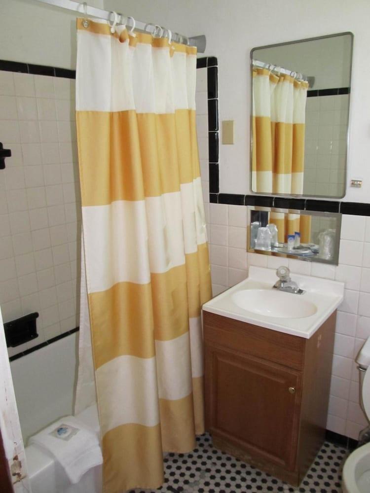 Potomac River Motel photo 31