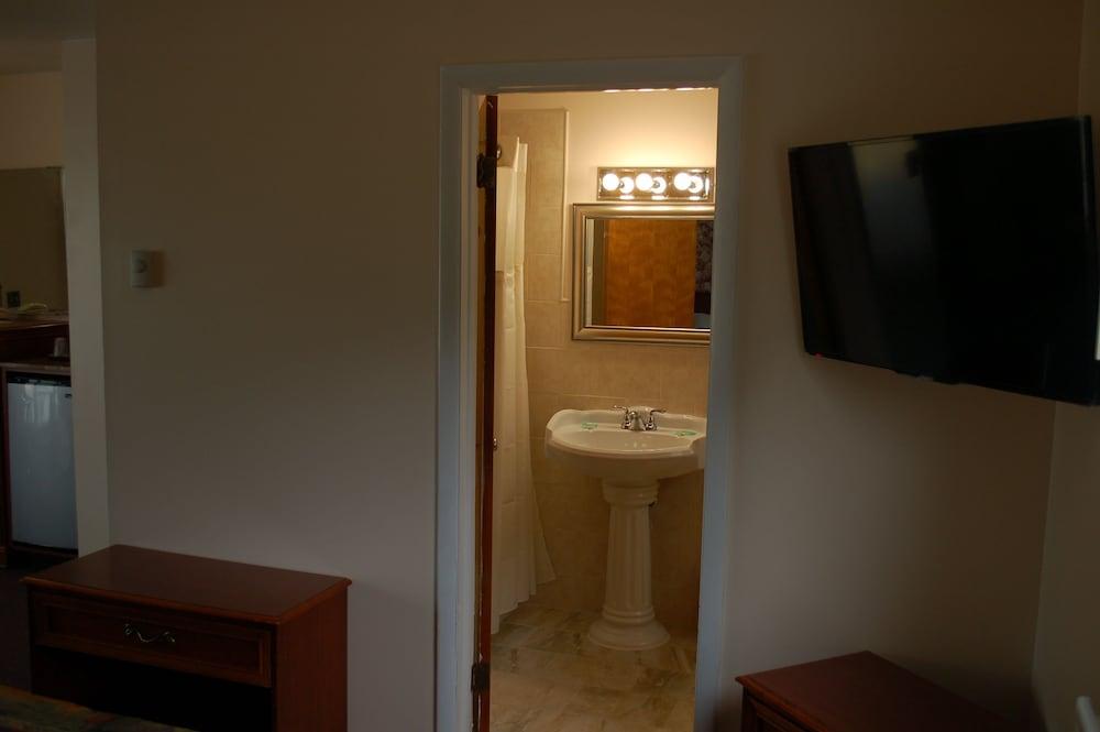 Sara Glen Motel photo 31