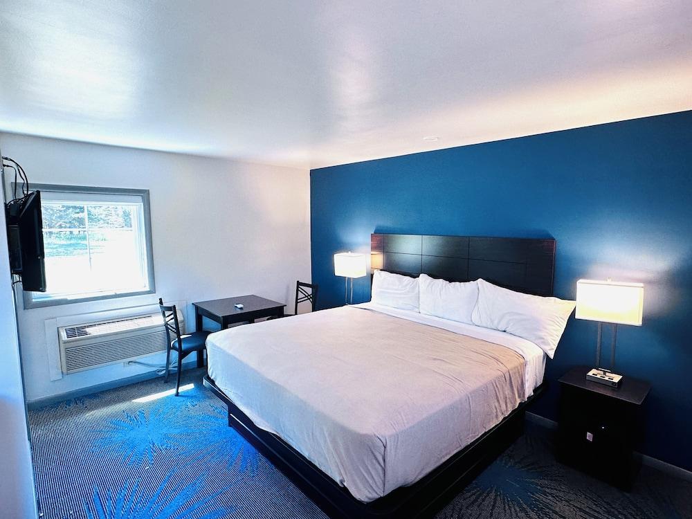 Budget Host Inn Manistique photo 14