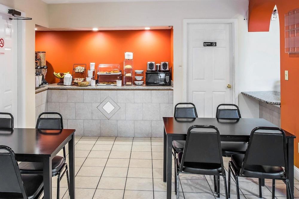 Rodeway Inn & Suites Carrollton photo 2