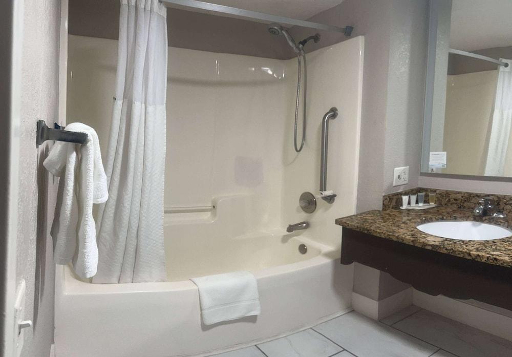 Days Inn by Wyndham Port Charlotte/Punta Gorda photo 16