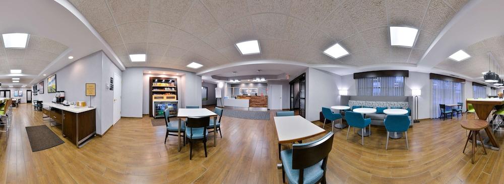 Hampton Inn LaPorte IN photo 27