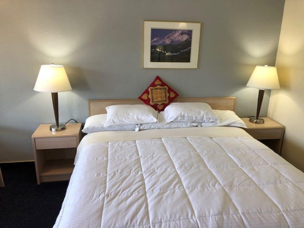 Pine Needles Inn photo 17