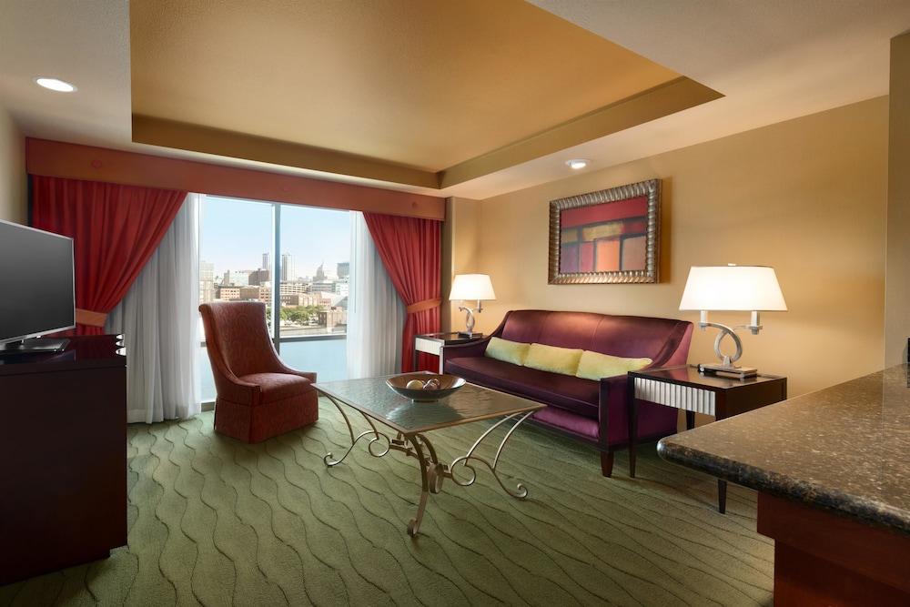 Embassy Suites by Hilton E Peoria Riverfront Conf Center photo 11