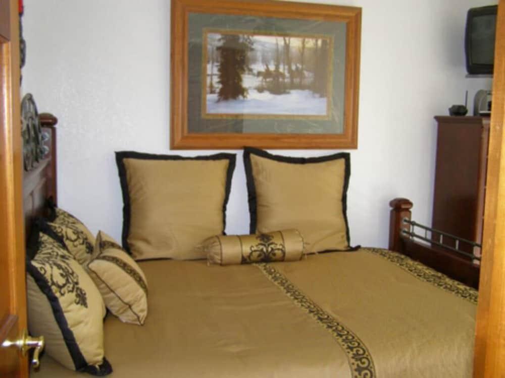 Tavares Inn photo 20