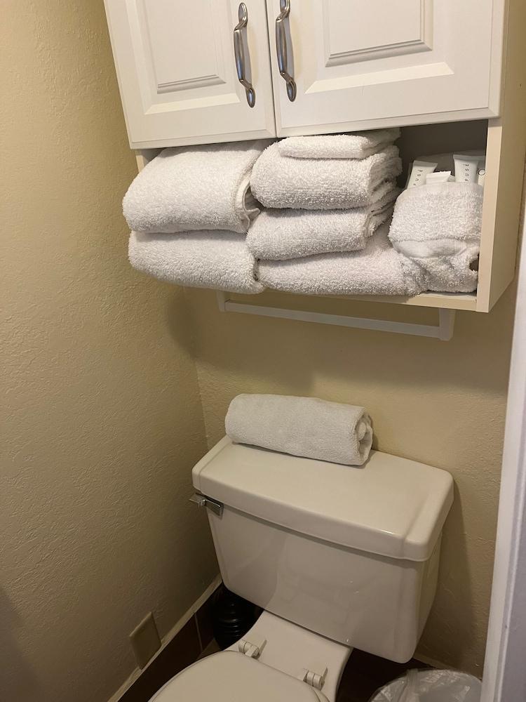 Mar Bay Motel &Suites photo 18