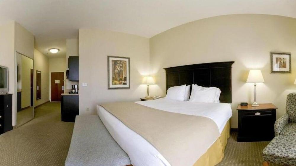 Holiday Inn Express Hotel & Suites Vernon College Area by IHG photo 27