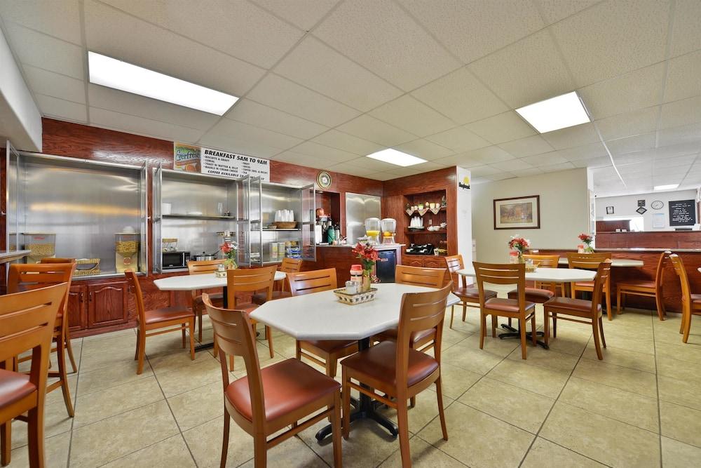Americas Best Value Inn Marion, IL photo 22