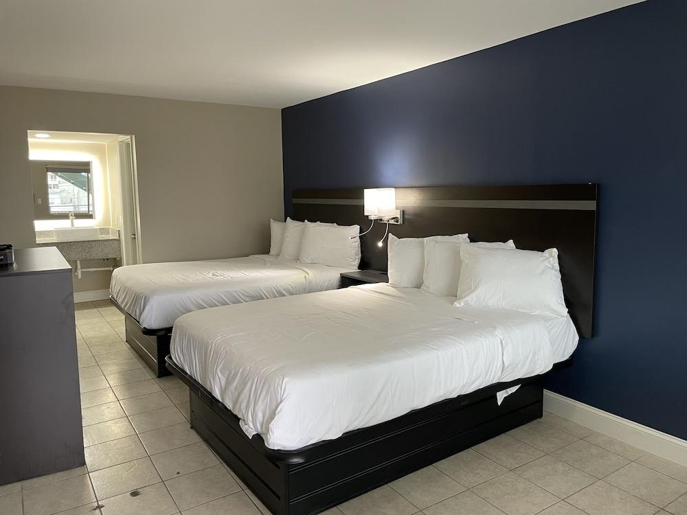 Seaside Sands Inn photo 54