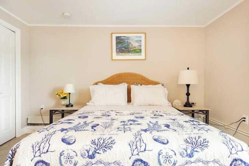 Westhampton Seabreeze Motel photo 23