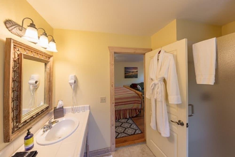 Aurora Park Cottages photo 43