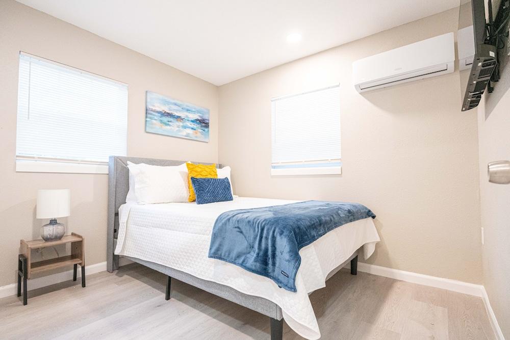 University Serenity Suites 14th photo 1