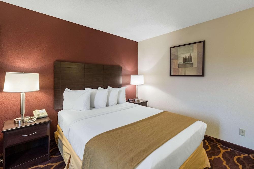 Quality Inn Kearney South photo 13