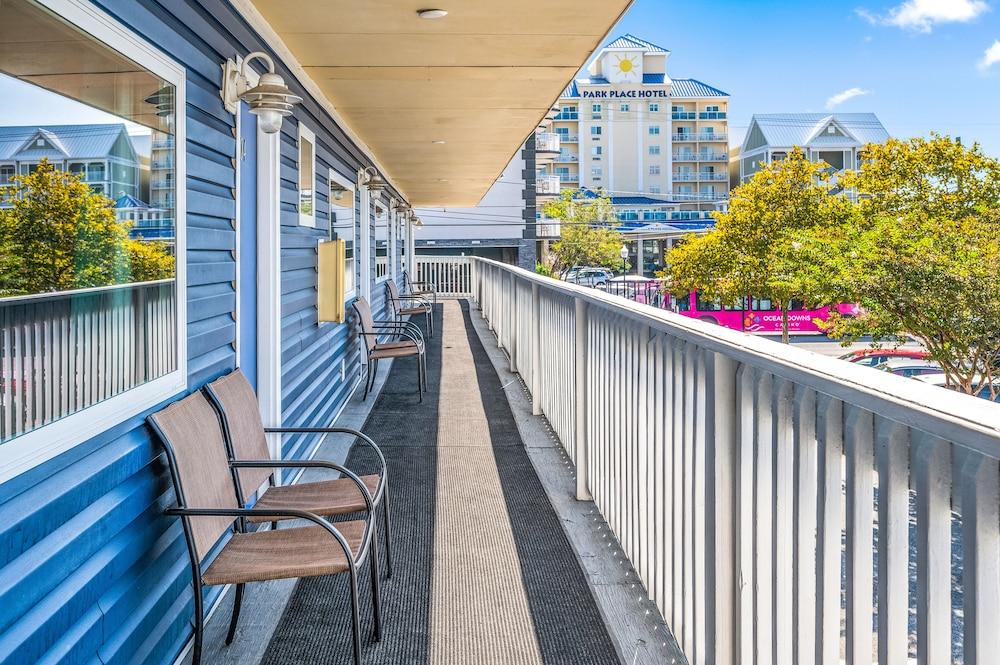 Beach Bum Inn photo 24