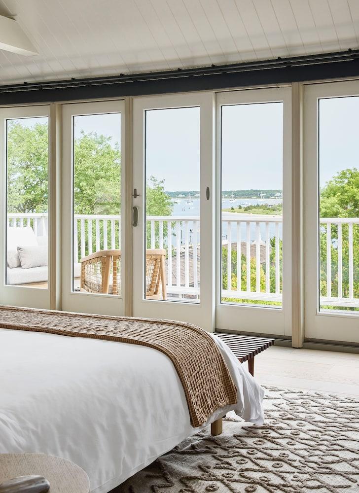 Faraway Martha's Vineyard photo 3
