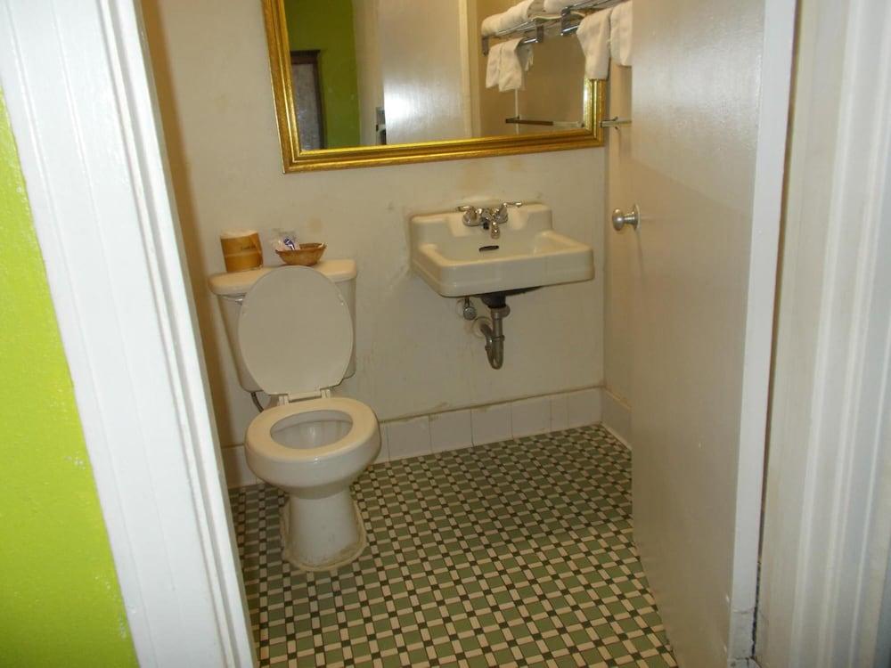 Hillside Motel photo 6