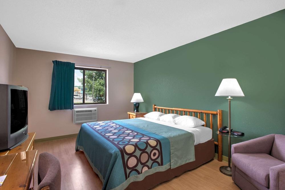 Super 8 by Wyndham Ticonderoga photo 8