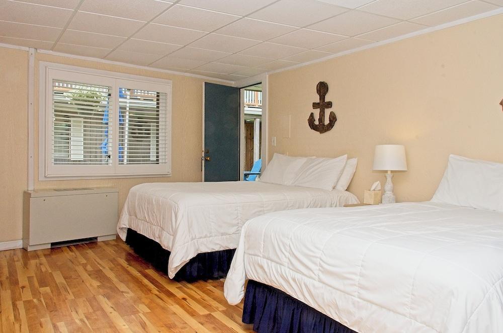 Vineyard Harbor Motel - Private Beach photo 10