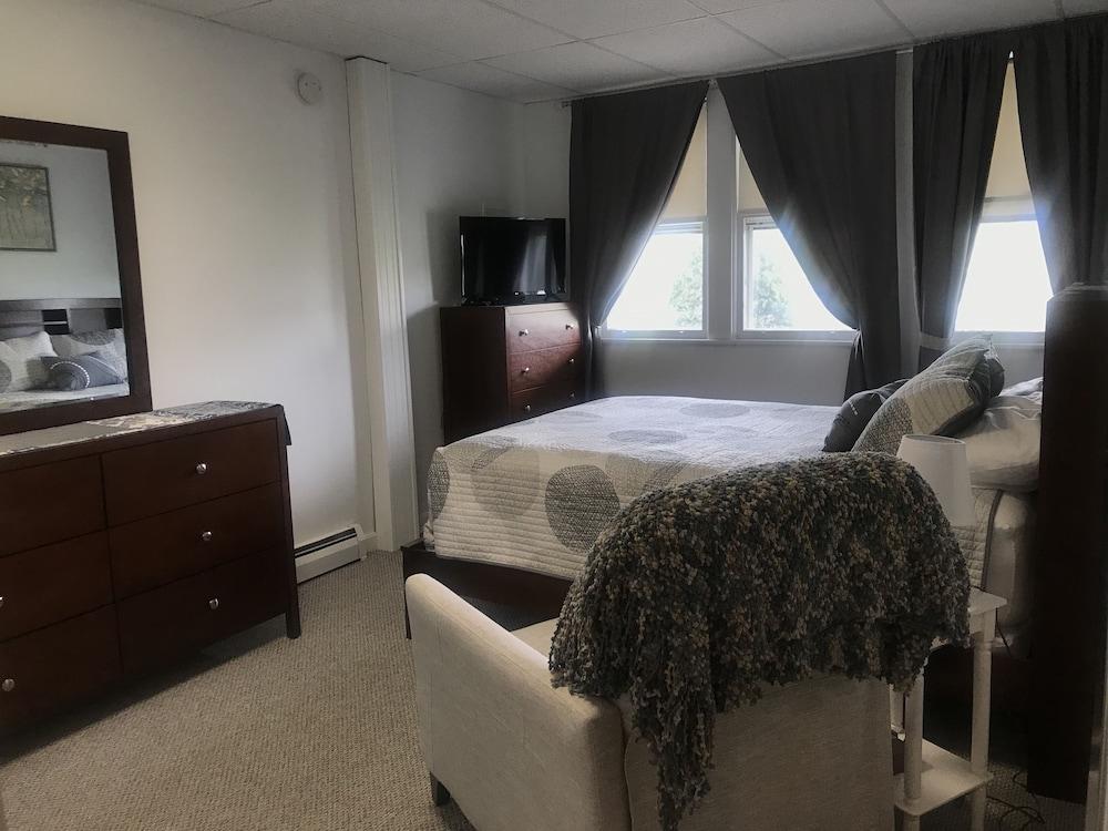 Chamber Lane Motel photo 42