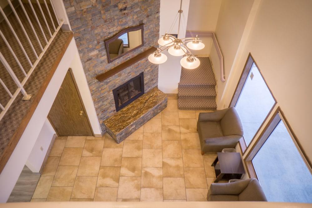 Sunnyside Inn & Suites photo 23