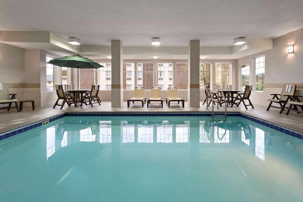 Country Inn & Suites by Radisson, Stevens Point, WI photo 15