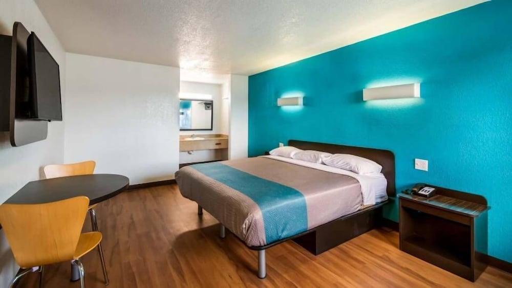 Motel 6 Houston, TX – FM 1960 - Bammel photo 8