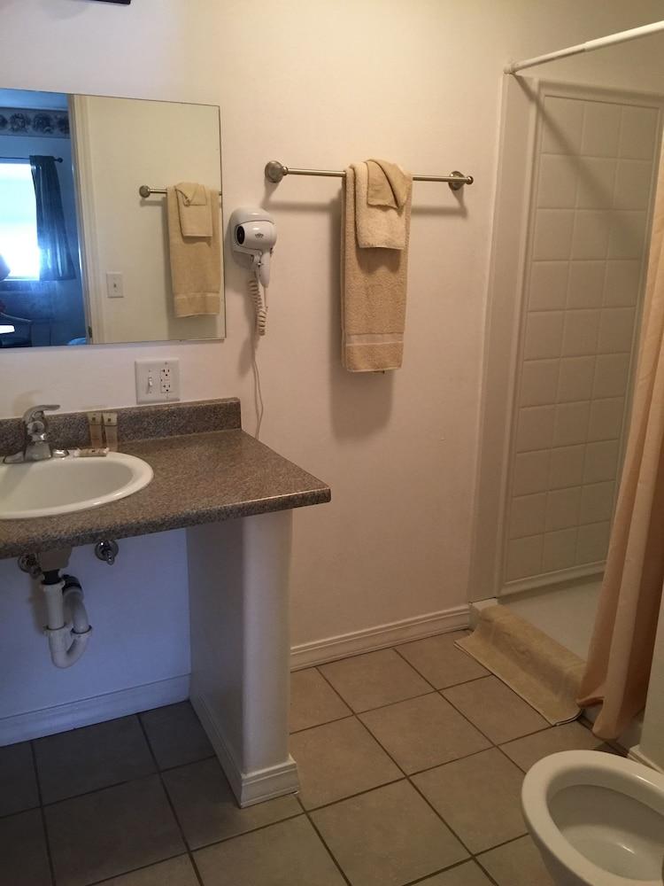 Rustic Inn Motel photo 30