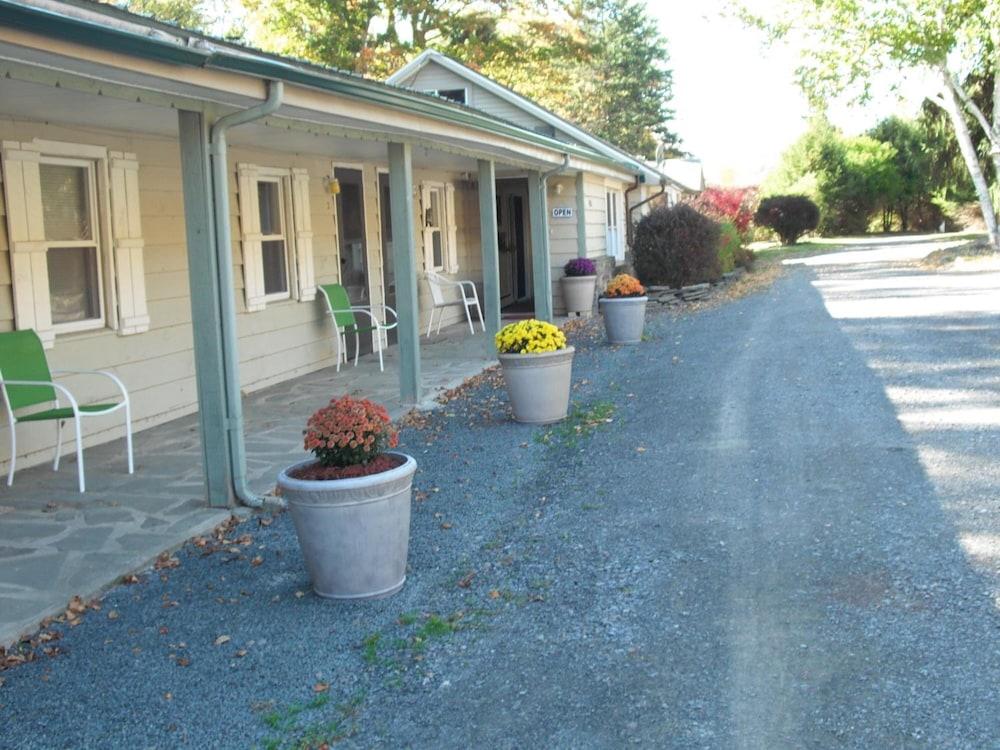 Black Bear Lodge photo 35