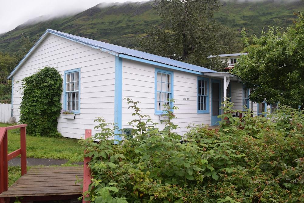 Zachar Bay Lodge Inc photo 14