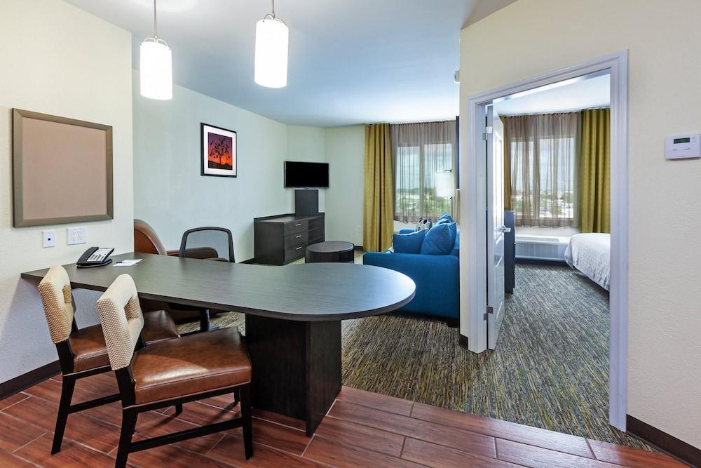 Candlewood Suites Houston North I45 by IHG photo 4