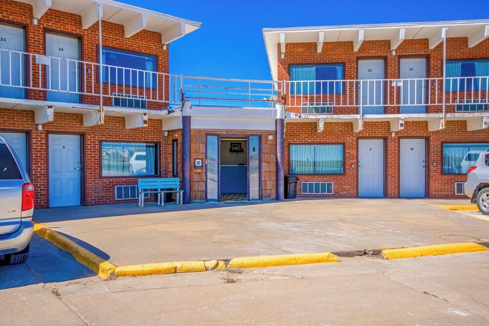 OYO Crossroads Inn photo 44