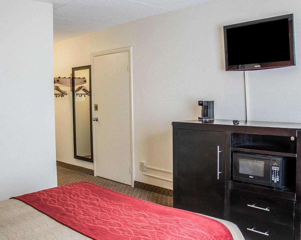 Howard Johnson by Wyndham Columbus State Fairgrounds I-71 photo 44