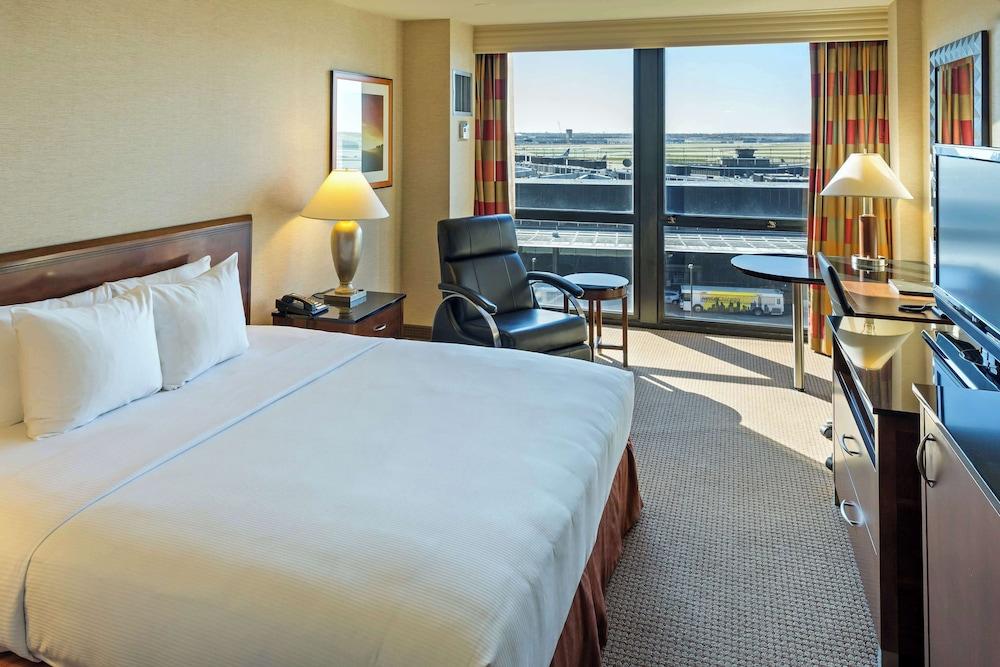 Hilton Chicago O'Hare Airport photo 32