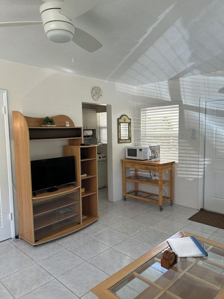 Bahama Beach Club Pompano photo 4