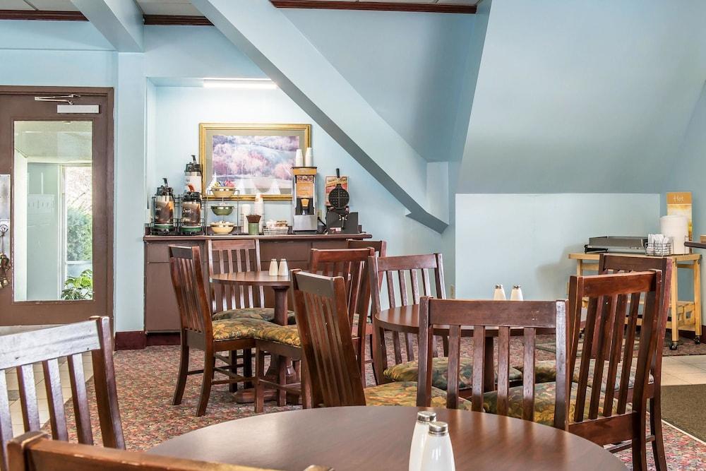 Rodeway Inn Brookville photo 22