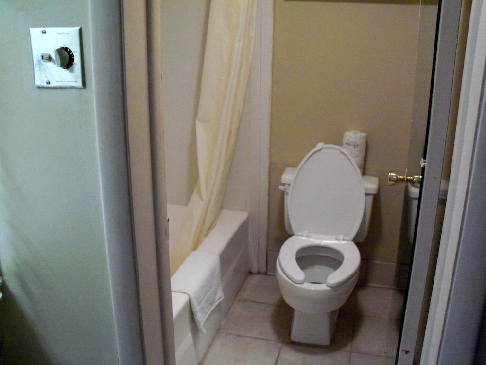 Rodeway Inn South Point photo 36
