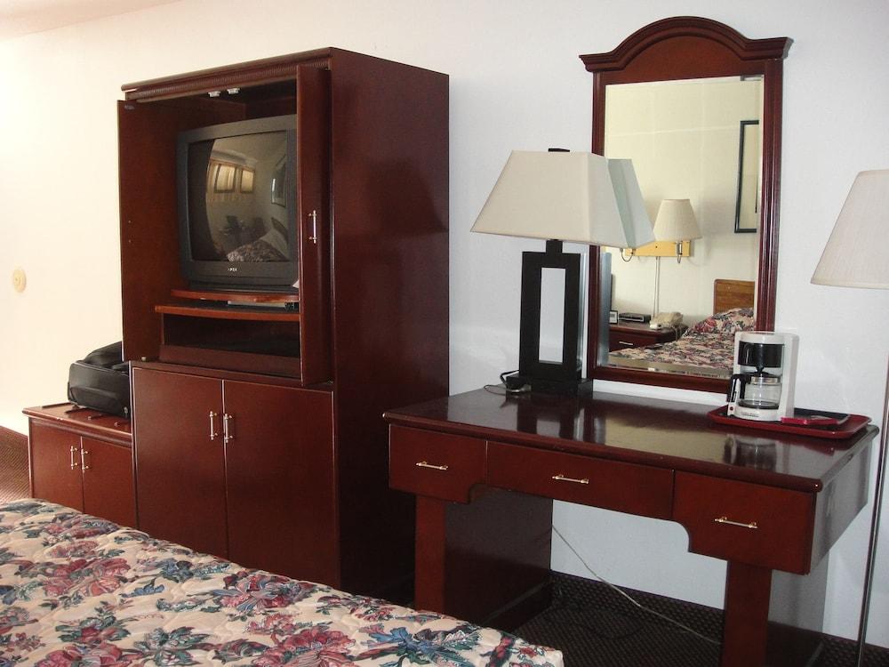 Trails West Motel photo 12