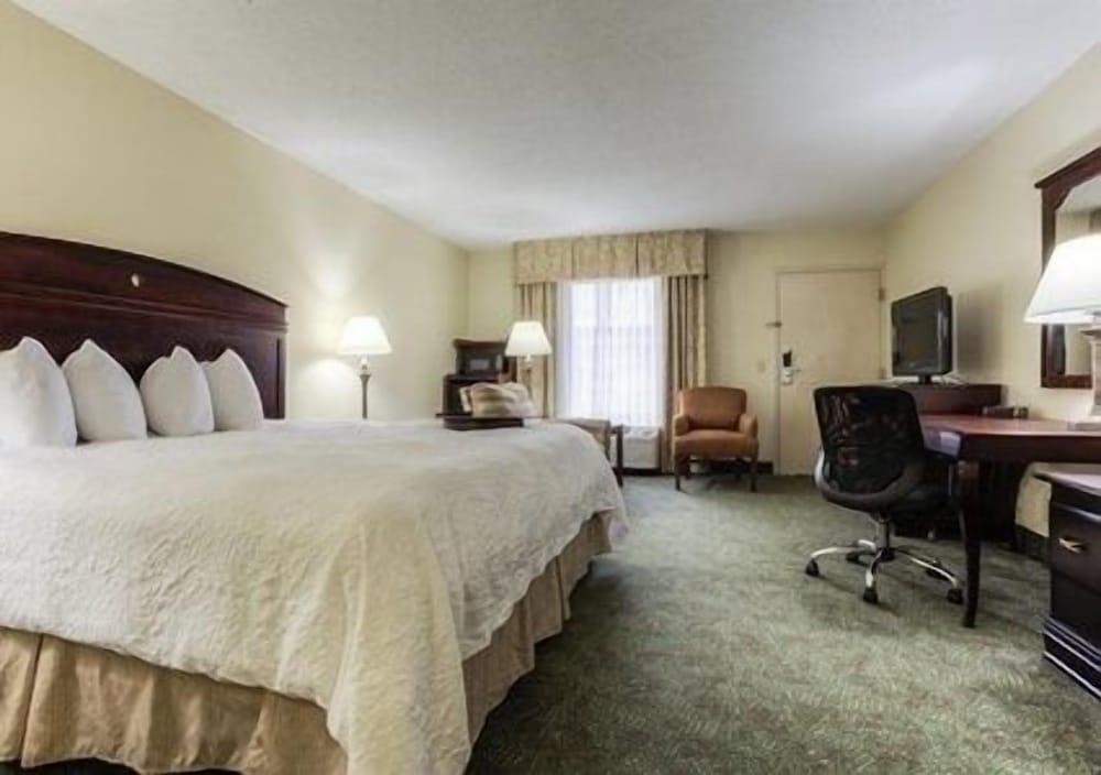 Quality Inn Paris photo 8