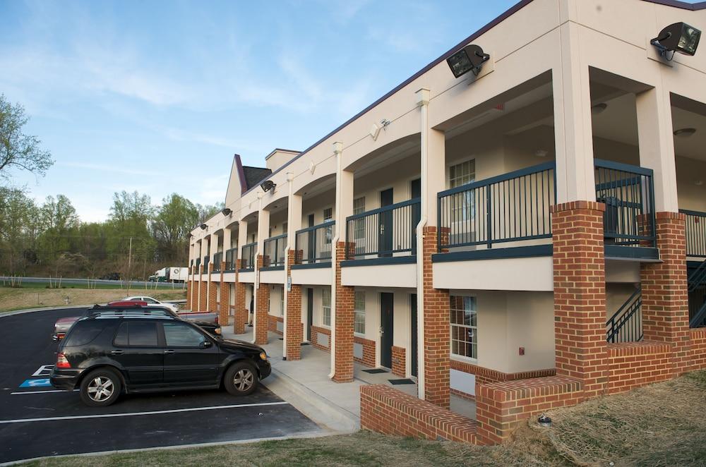 Executive Inn And Suites photo 41