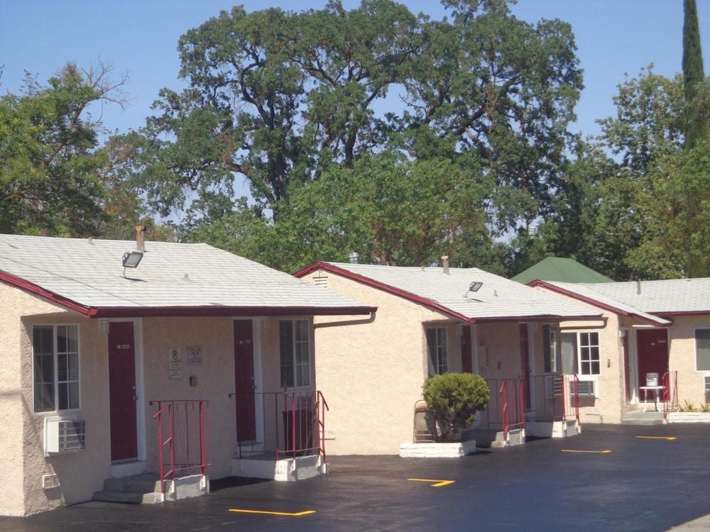 Economy Inn photo 40