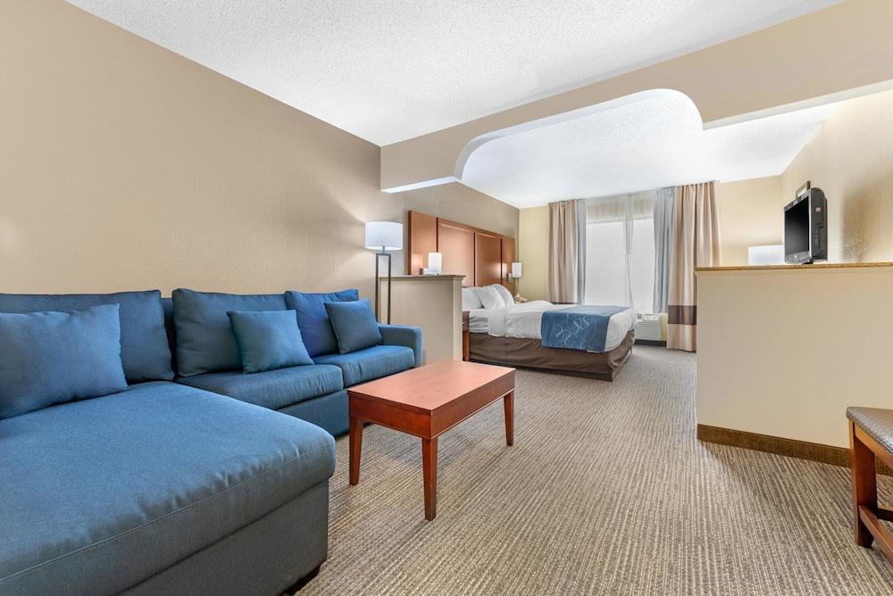 Comfort Suites Findlay I-75 near Sports Complex photo 5